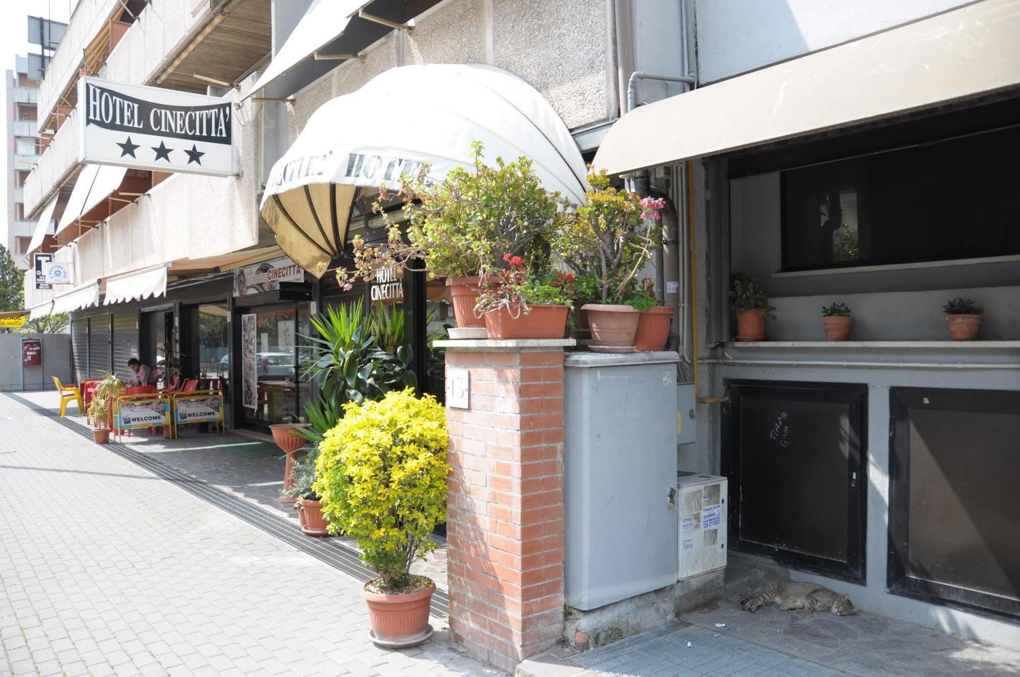 Hotel Cinecitta Rom Exterior foto